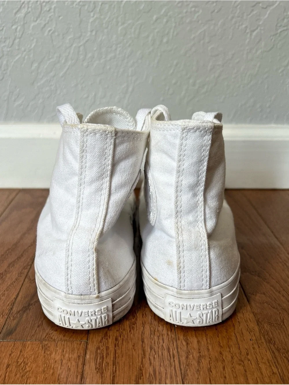 Converse Chuck Taylor Sneakers High Top Shoes Women’s Size 7 White - Picture 7 of 11